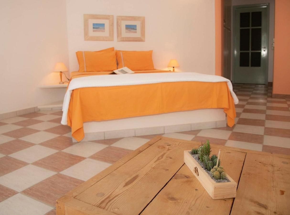 Emily'S Suites Adamantas  Exteriör bild